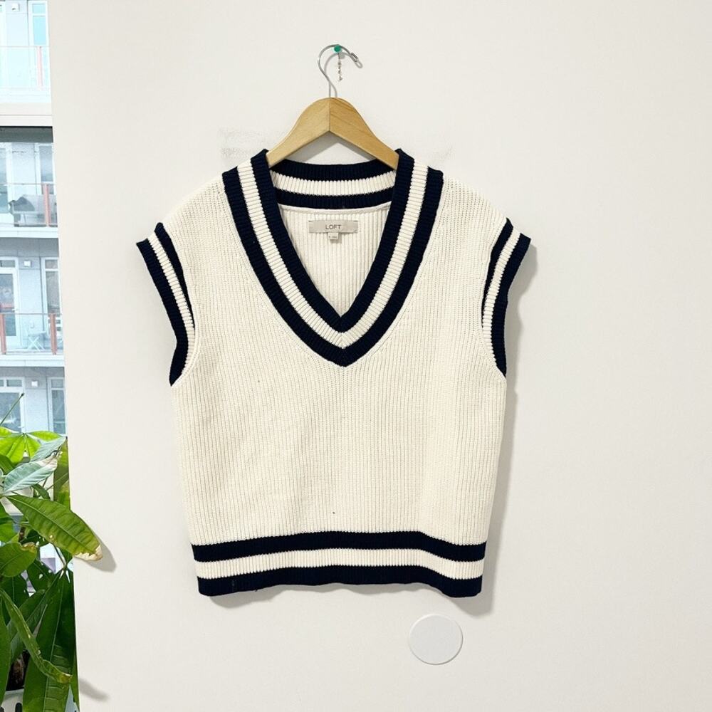 Loft White & Navy Blue Sweater Vest Size Medium